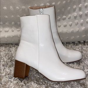 Booties - white